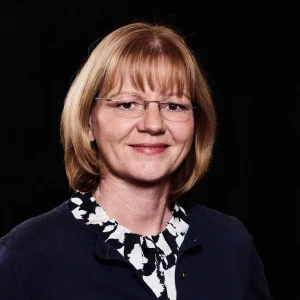 Manja Deparade-Oertel, Managing Director