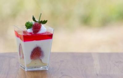 Cheesecake im Glas steht nicht lange im Kühlschrank! Cheesecake im Glas steht nicht lange im Kühlschrank!